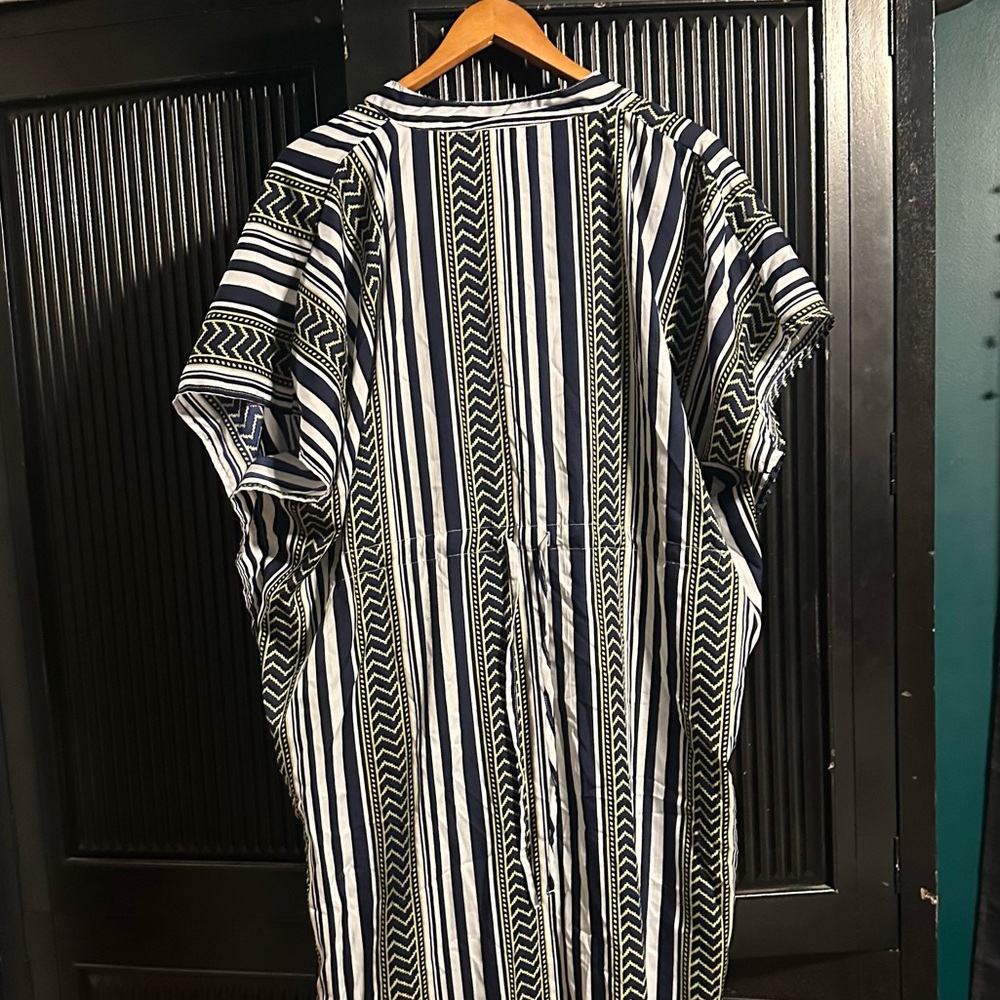 Dress - Picture 3 of 4